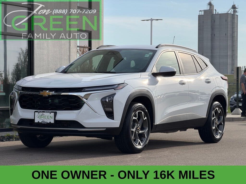 2025 CHEVROLET Trax