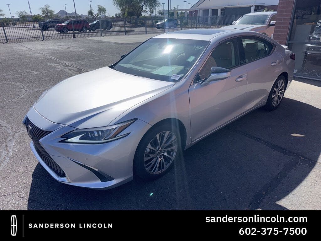 2019 LEXUS ES