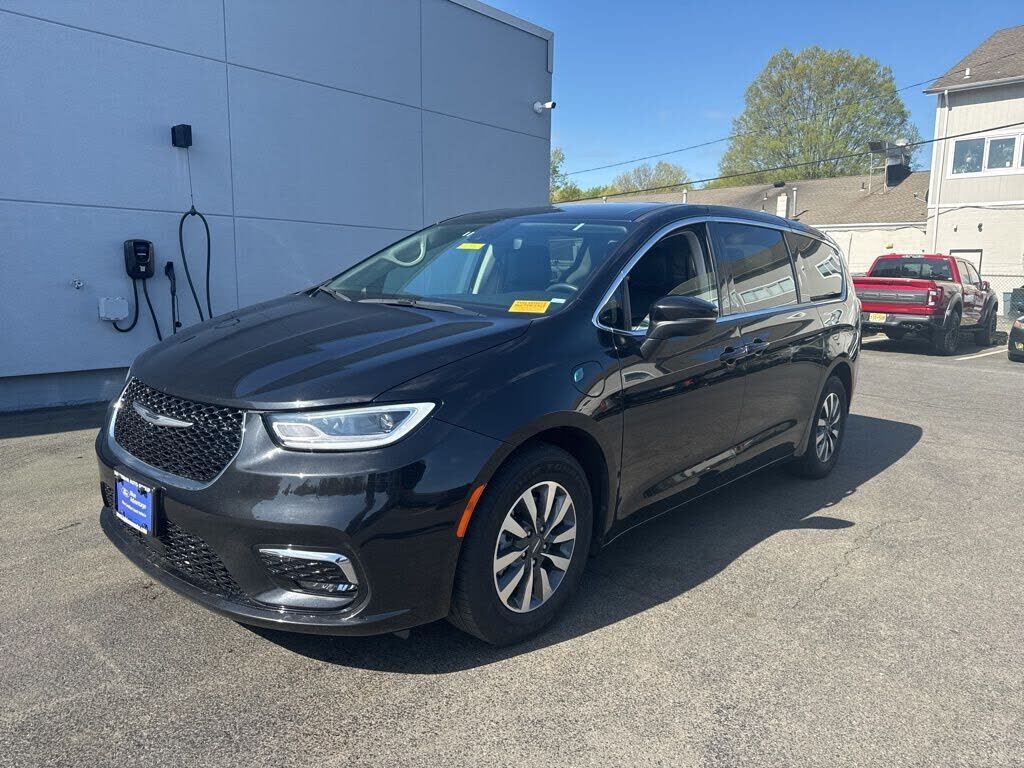 2023 CHRYSLER Pacifica