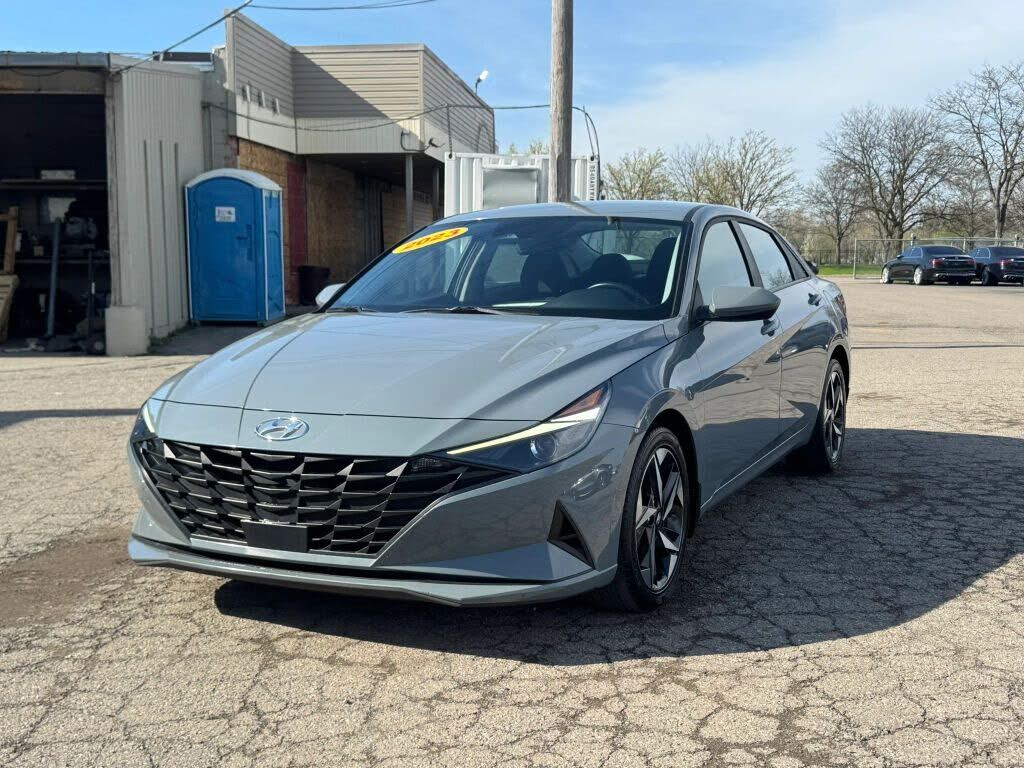 2023 HYUNDAI Elantra