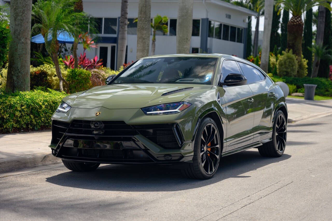 2024 LAMBORGHINI URUS
