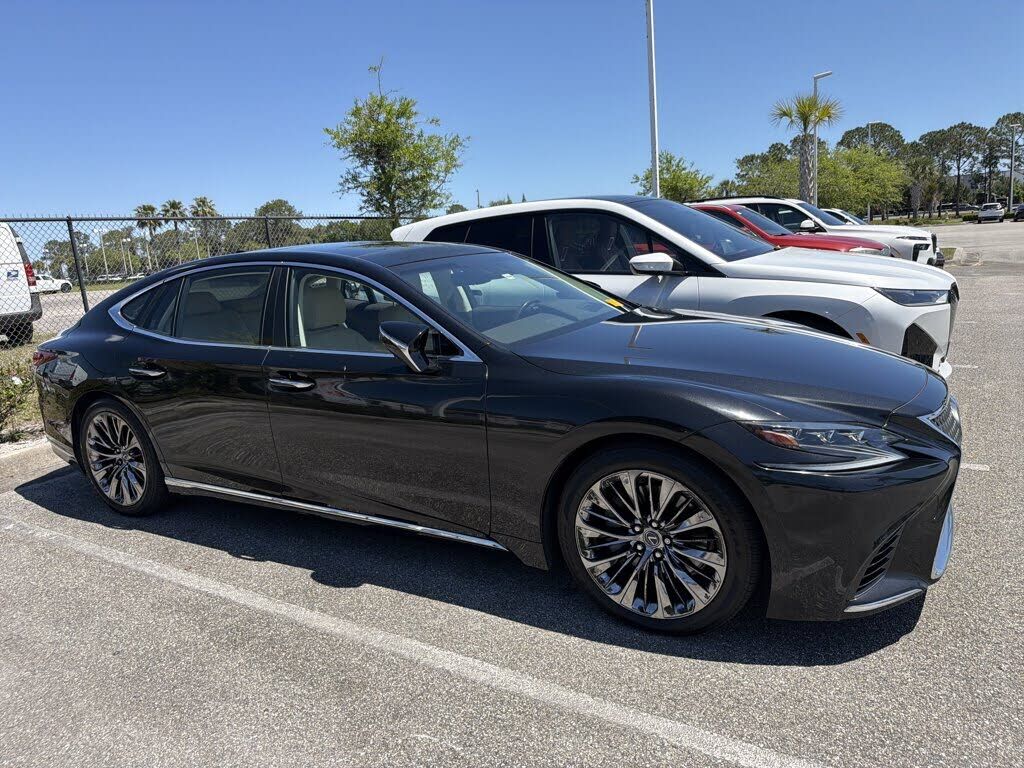 2019 LEXUS LS