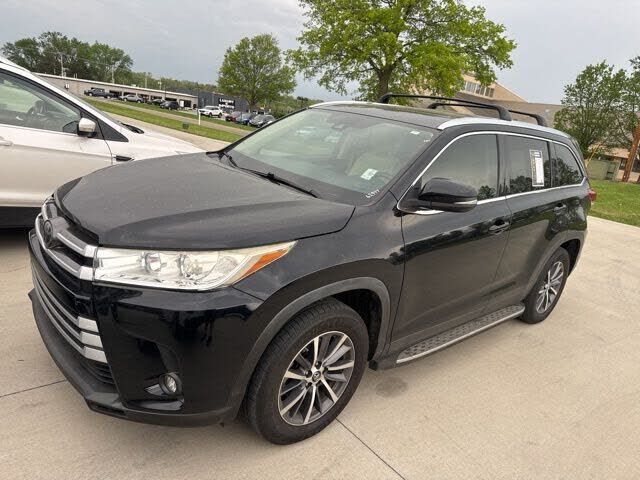2019 TOYOTA Highlander