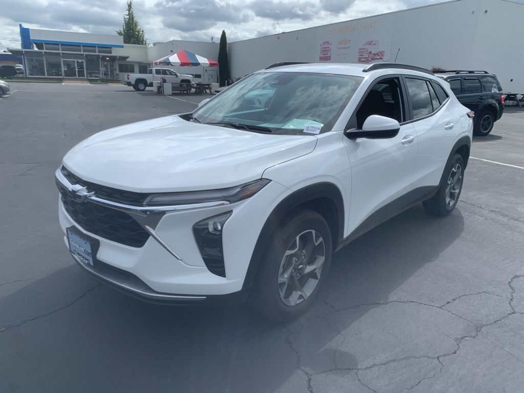 2025 CHEVROLET Trax
