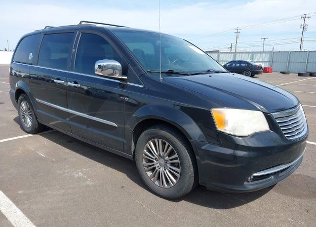 2014 CHRYSLER Town and Country