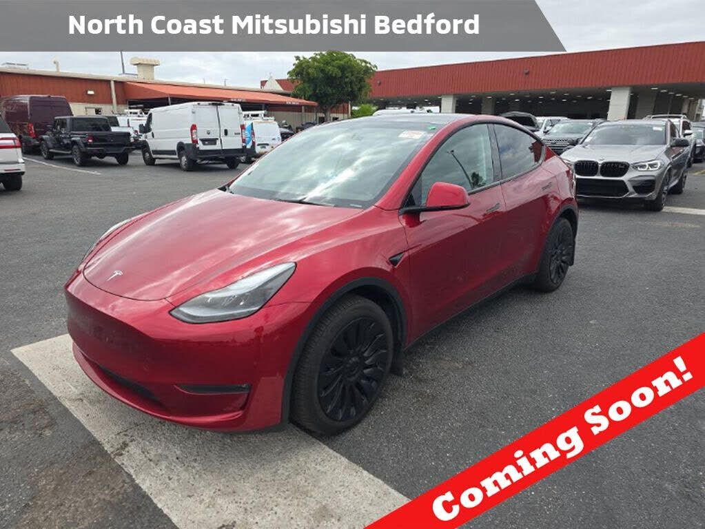 2024 TESLA Model Y