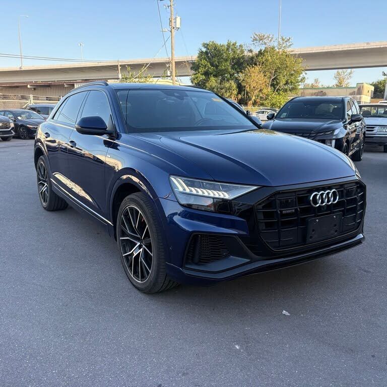 2021 AUDI Q8