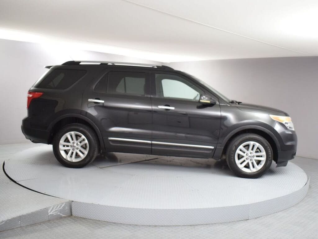 2011 FORD Explorer