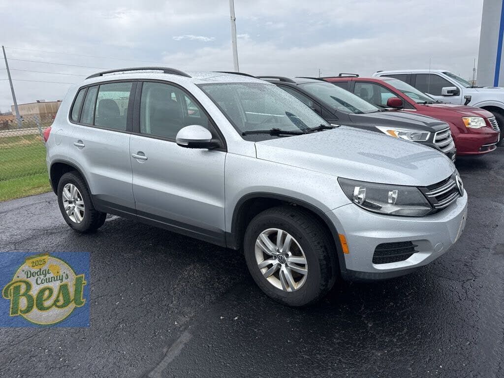 2017 VOLKSWAGEN Tiguan