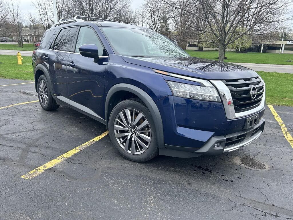 2022 NISSAN Pathfinder