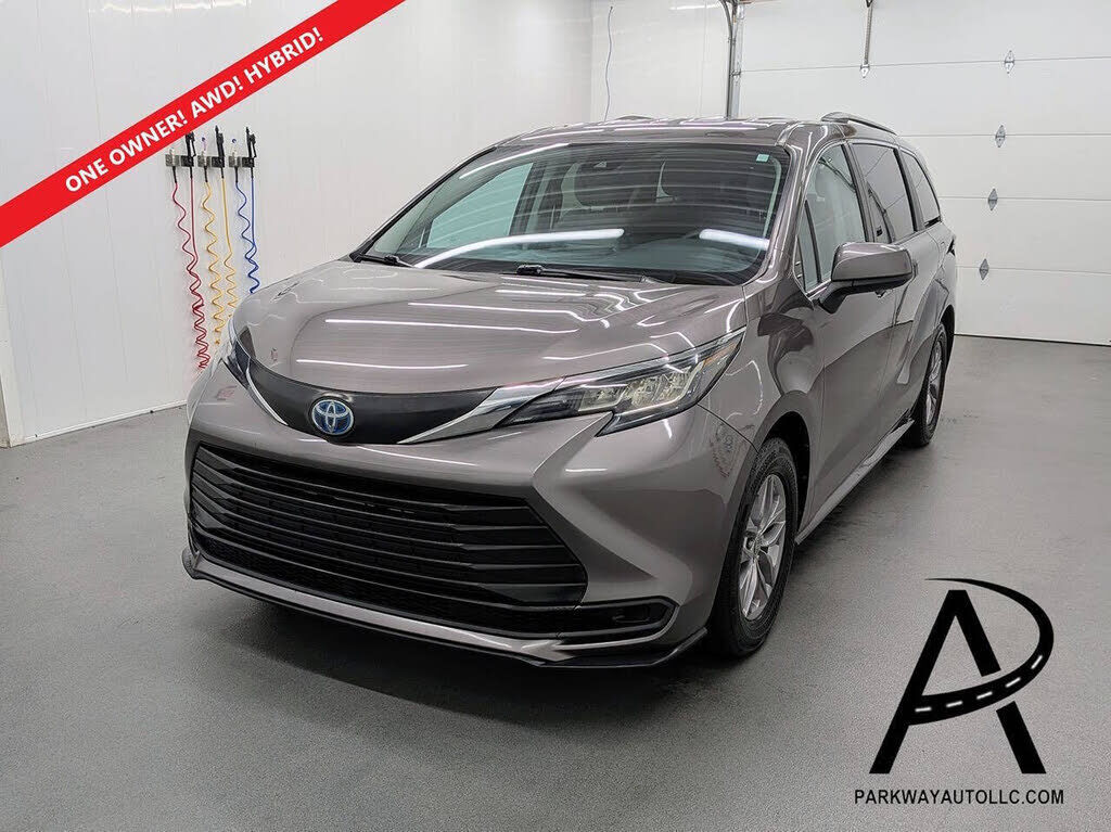 2022 TOYOTA Sienna
