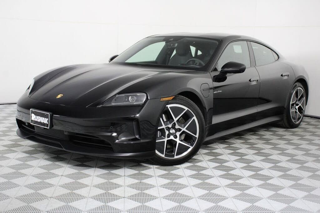 2026 PORSCHE Taycan