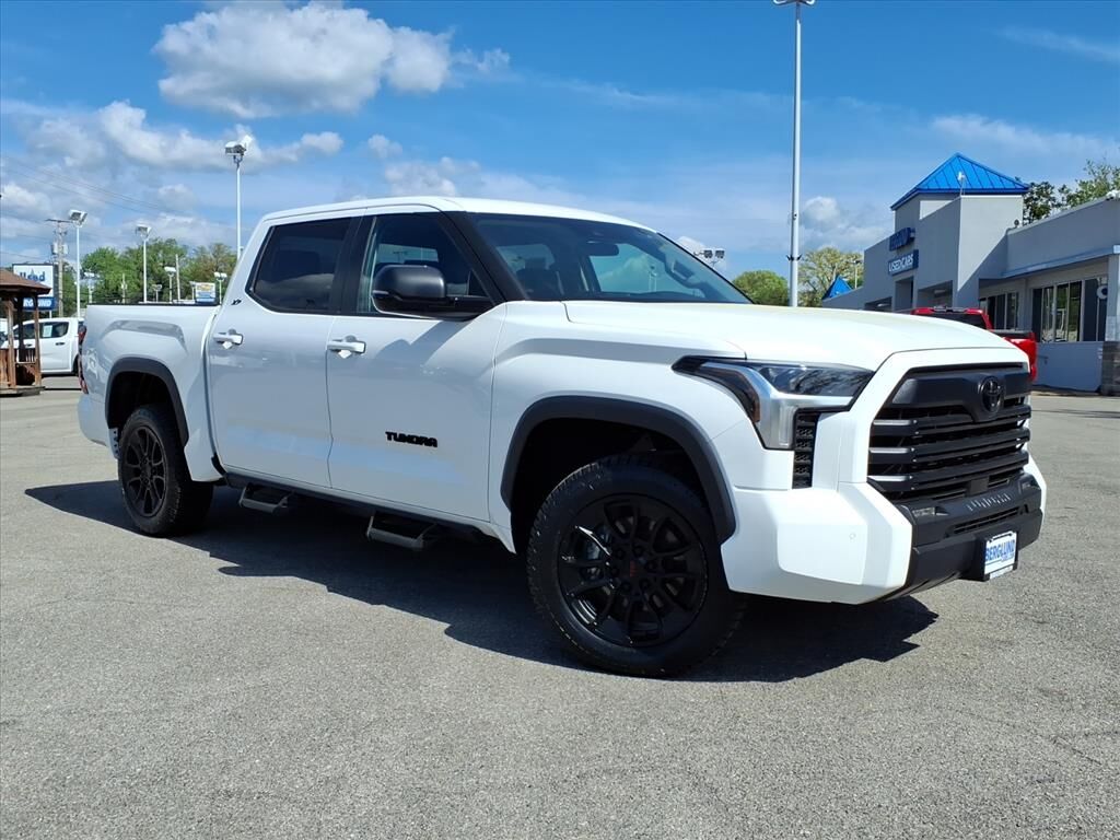 2024 TOYOTA Tundra