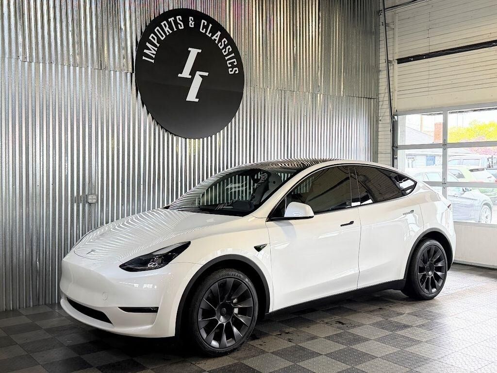 2023 TESLA Model Y