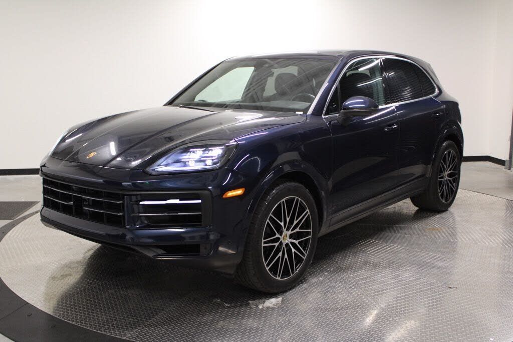 2024 PORSCHE Cayenne