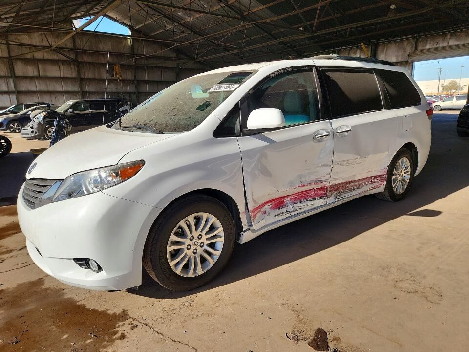 2013 TOYOTA Sienna