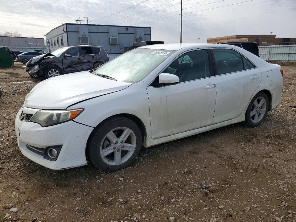 2013 TOYOTA Camry