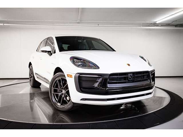 2023 PORSCHE Macan