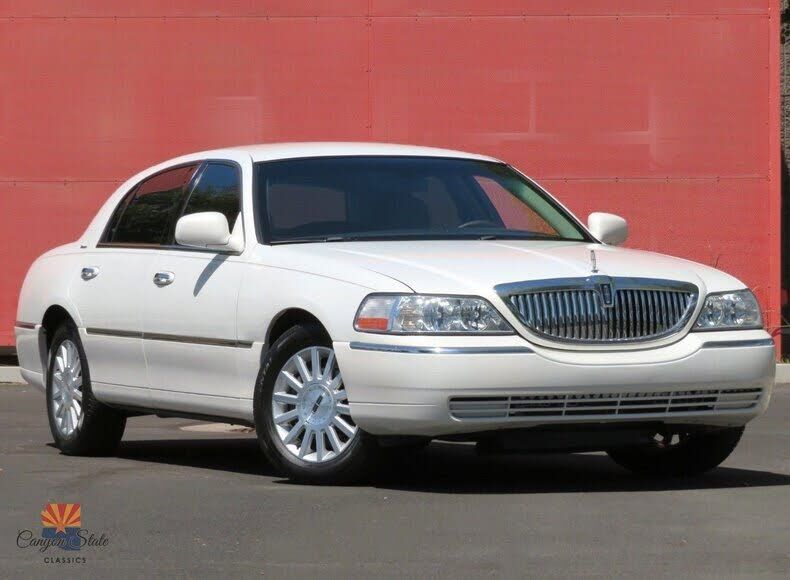2003 LINCOLN Town Car