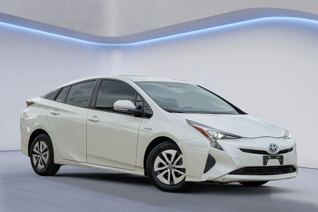 2016 TOYOTA PRIUS