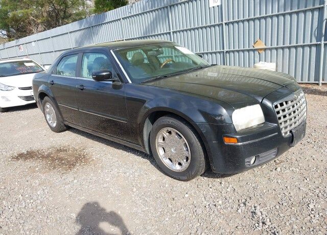 2005 CHRYSLER 300