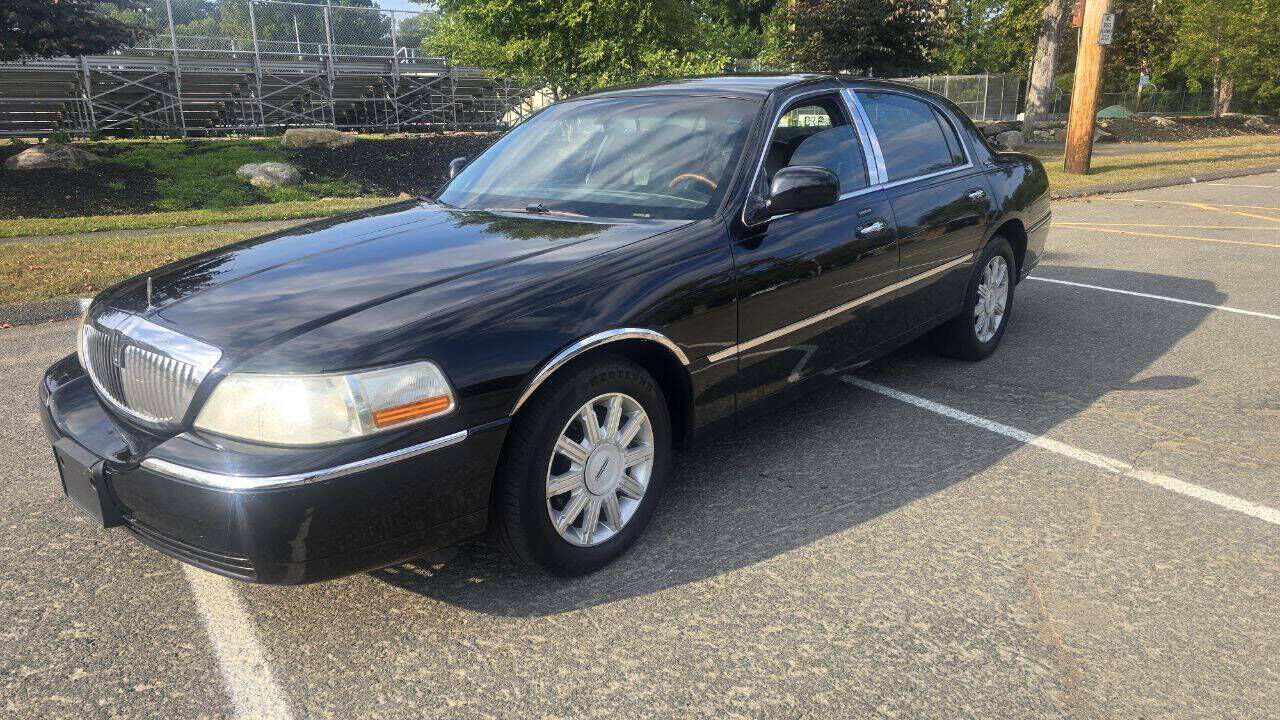 2008 LINCOLN Town Car