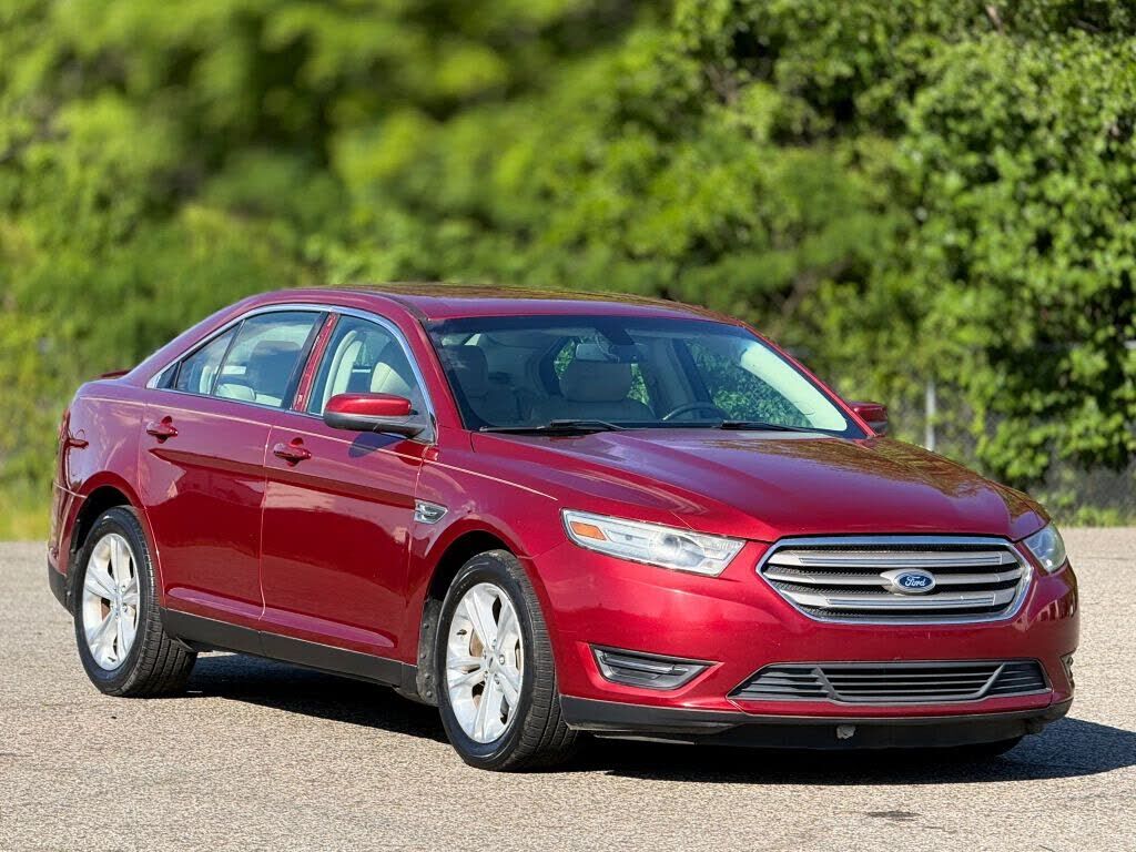 2013 FORD Taurus