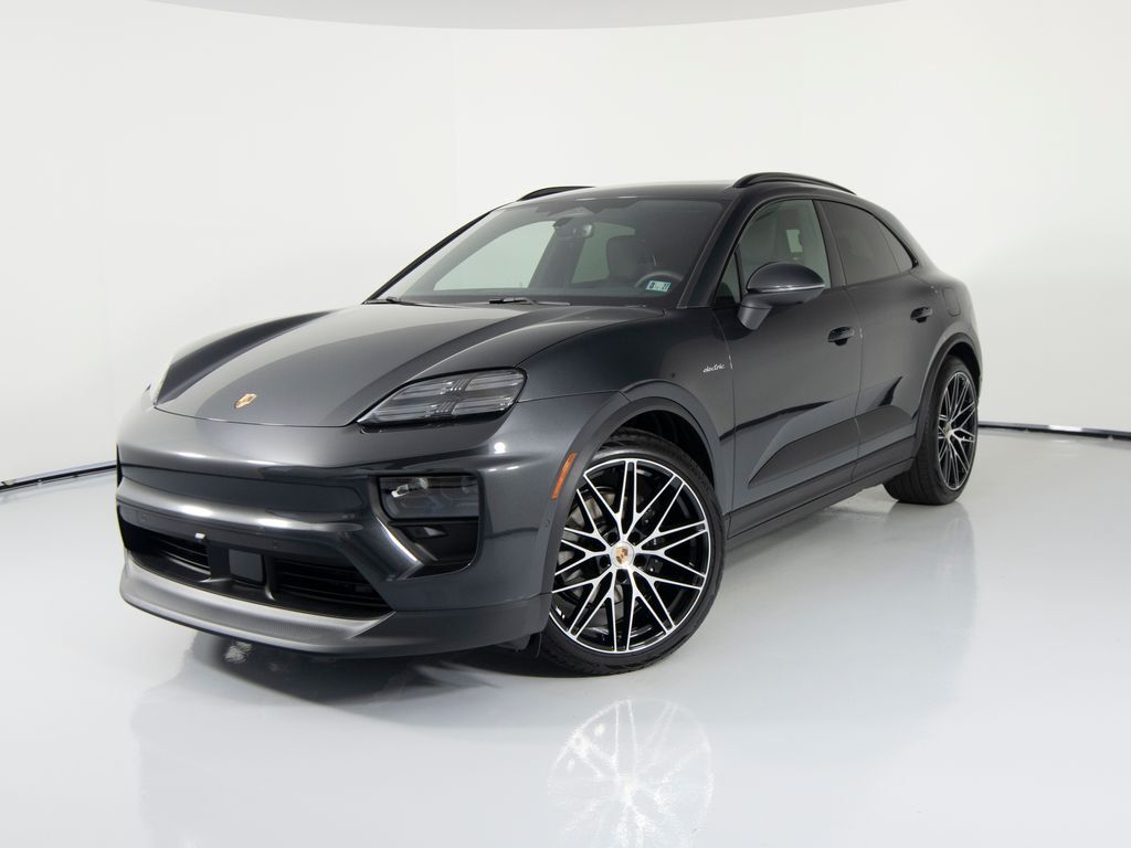 2026 PORSCHE Macan