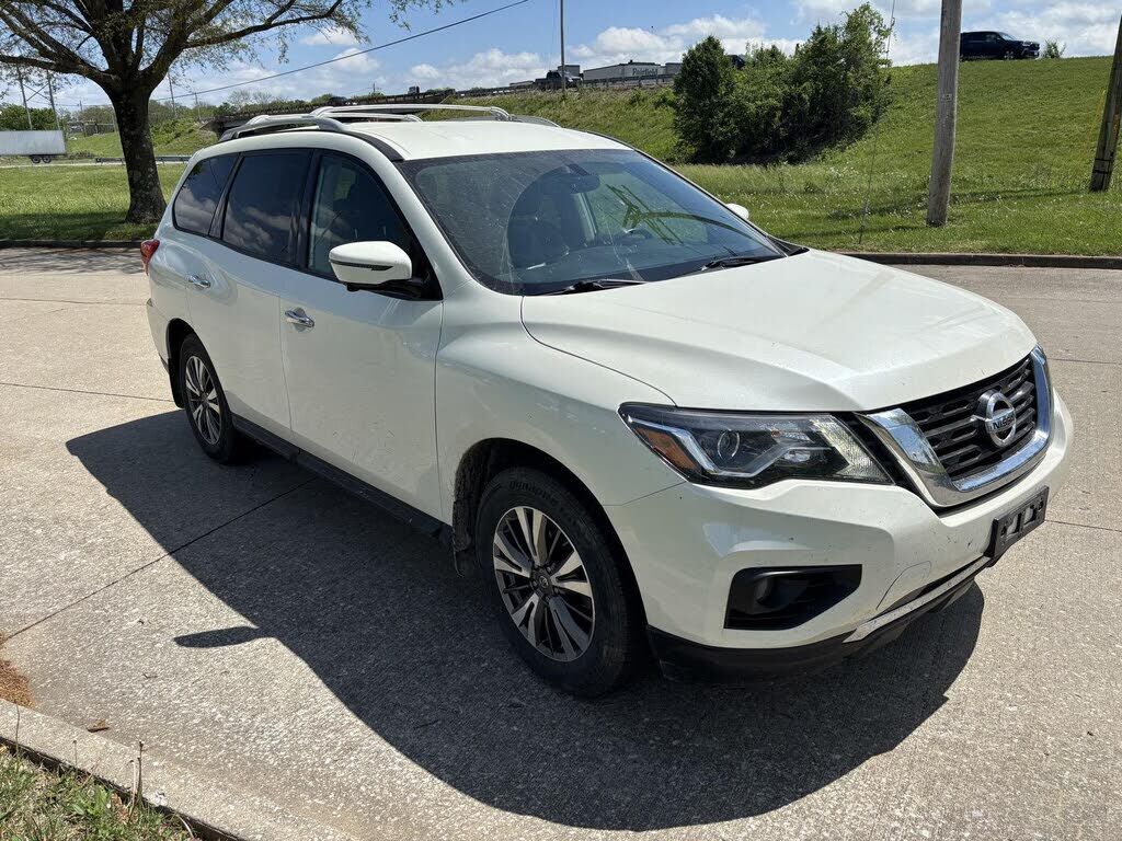 2017 NISSAN Pathfinder