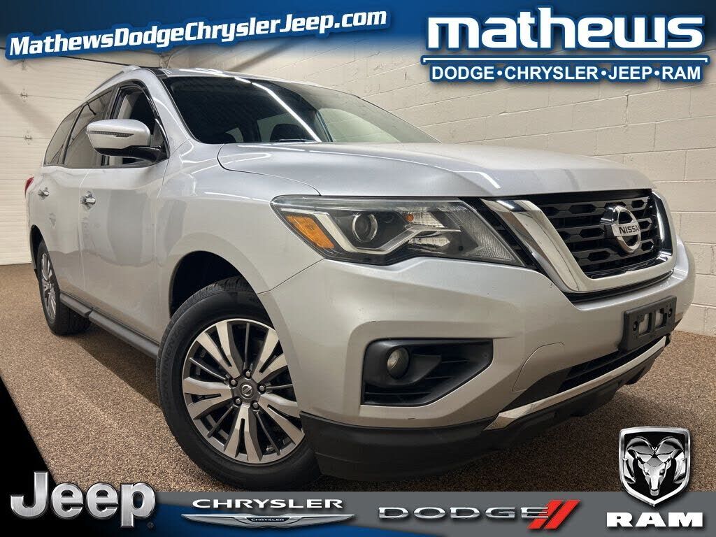 2017 NISSAN Pathfinder