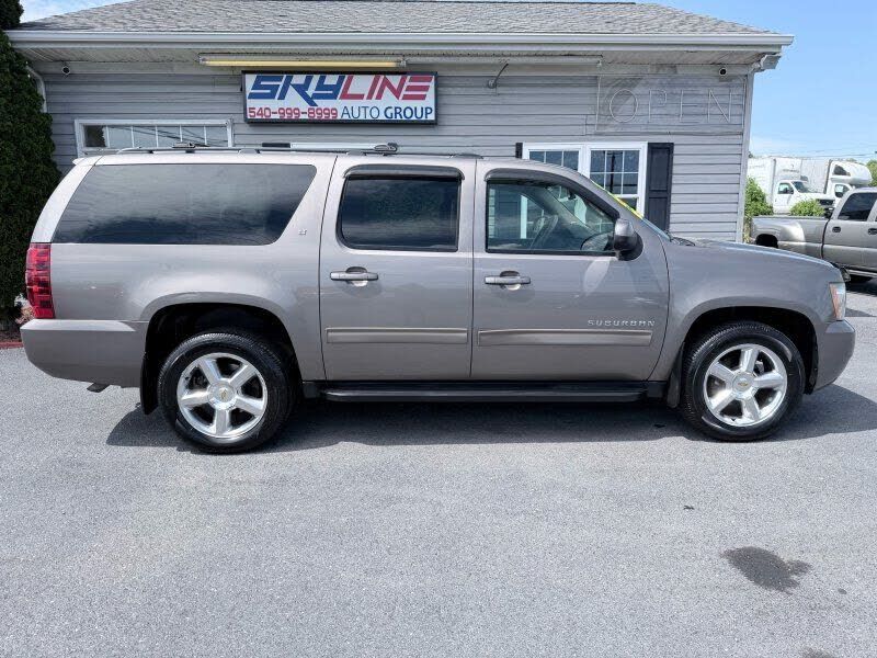 2013 CHEVROLET Suburban