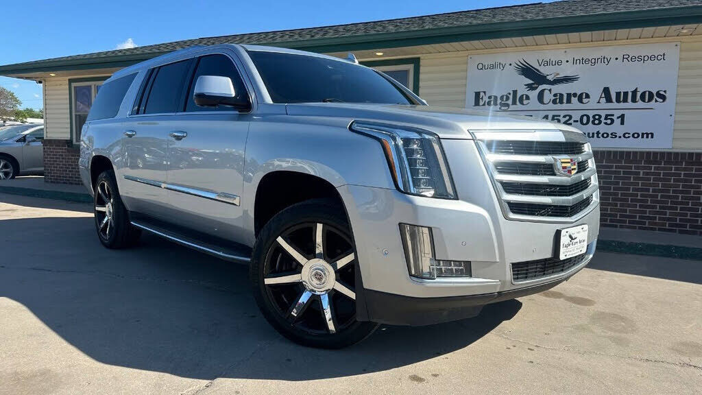 2017 CADILLAC Escalade ESV