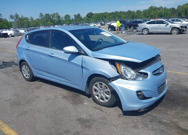 2013 HYUNDAI Accent