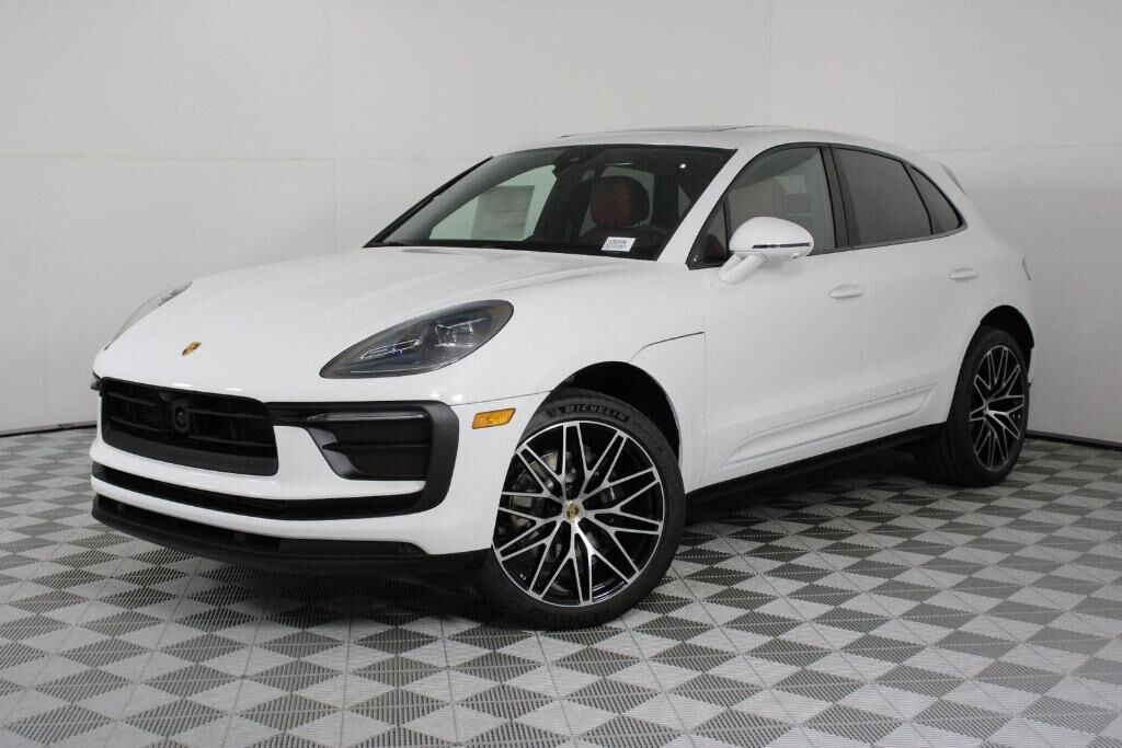 2026 PORSCHE Macan