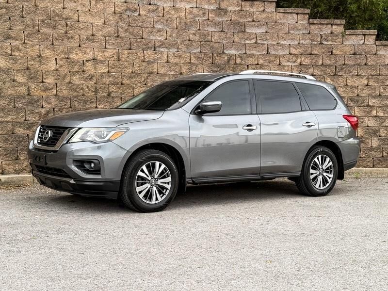 2017 NISSAN Pathfinder