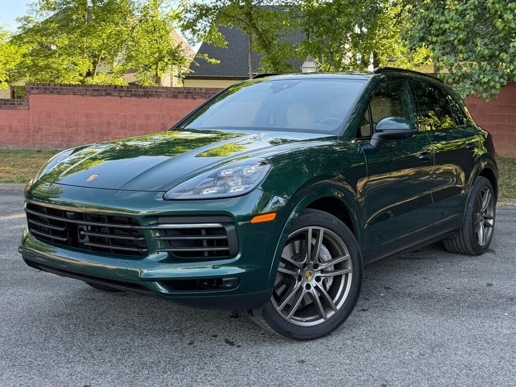 2023 PORSCHE Cayenne