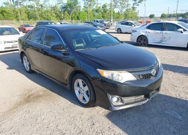 2013 TOYOTA Camry