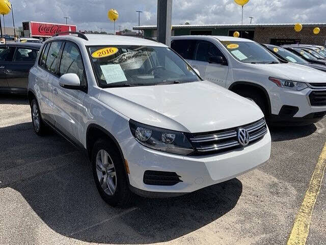 2016 VOLKSWAGEN Tiguan