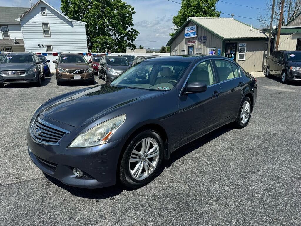 2013 INFINITI G37
