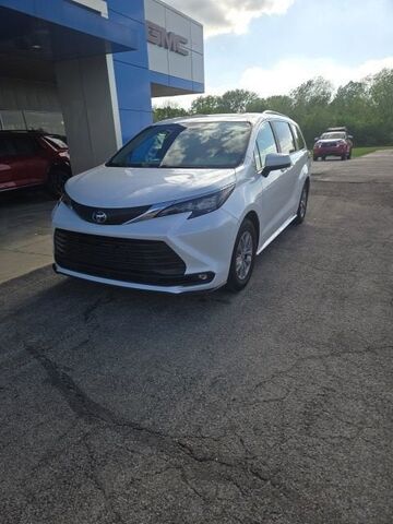 2025 TOYOTA Sienna