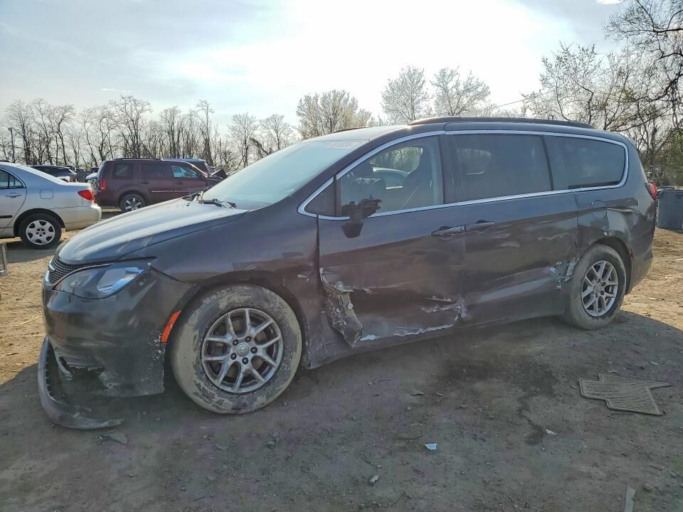 2020 CHRYSLER Voyager