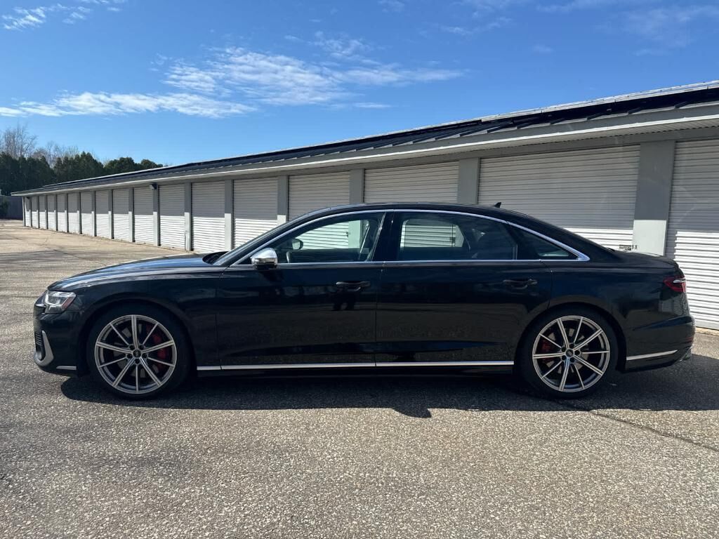 2023 Audi S8