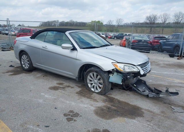 2012 CHRYSLER 200