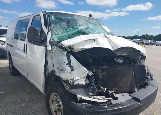 2020 CHEVROLET Express