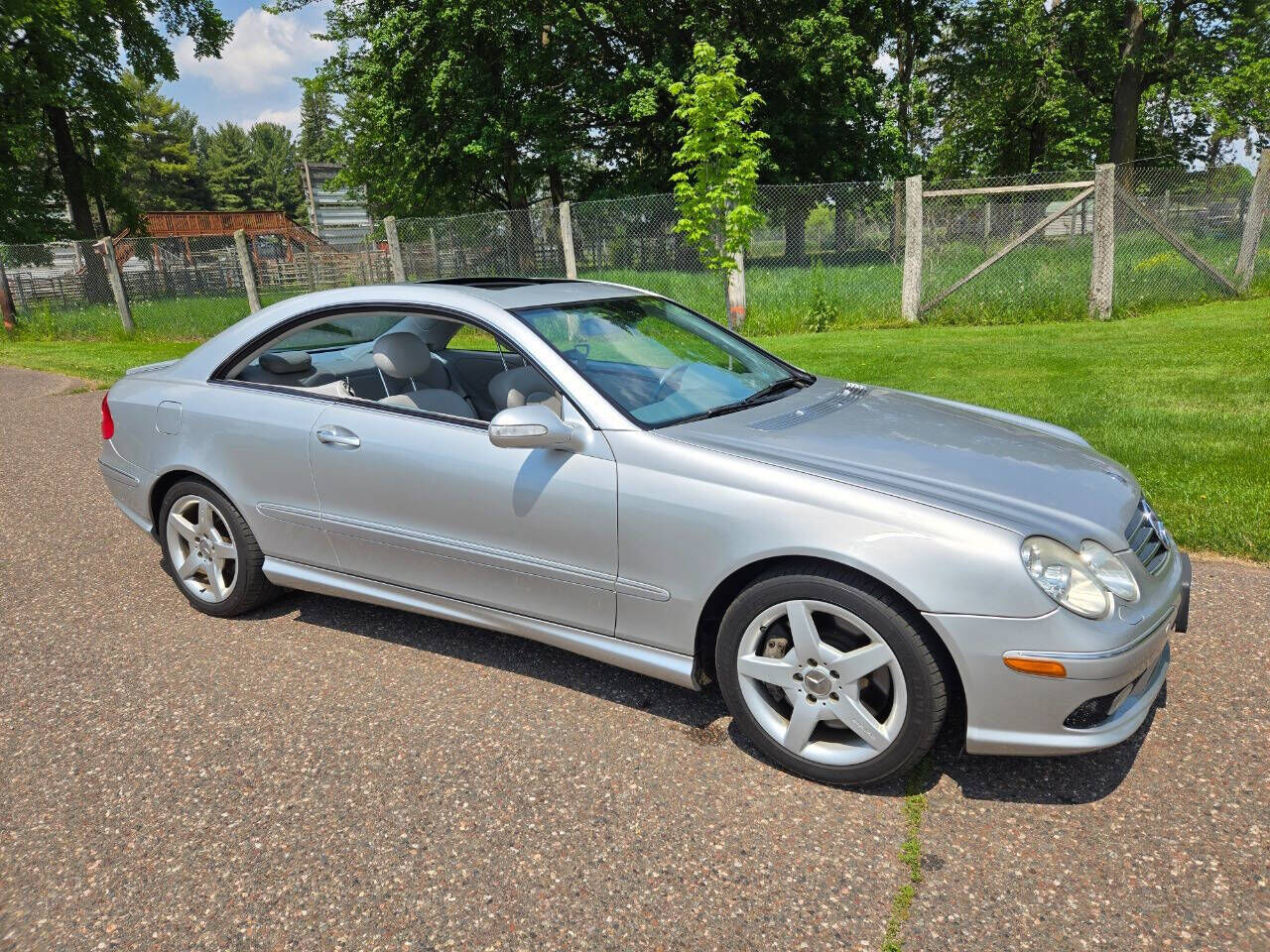 2005 MERCEDES-BENZ CLK-Class