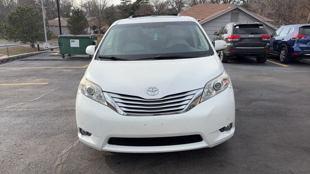 2014 TOYOTA Sienna