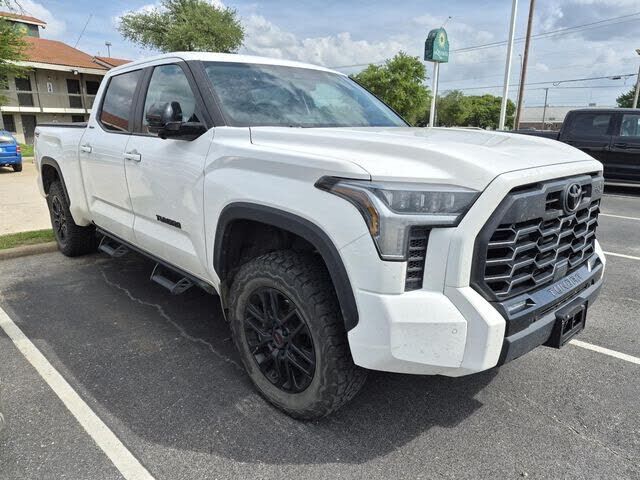 2024 TOYOTA Tundra