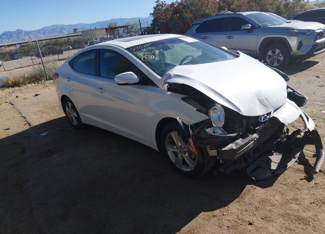 2016 HYUNDAI Elantra