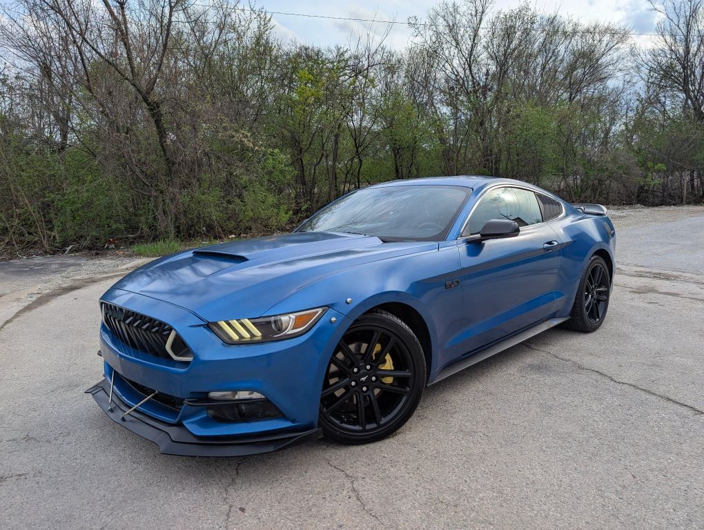 2017 FORD Mustang