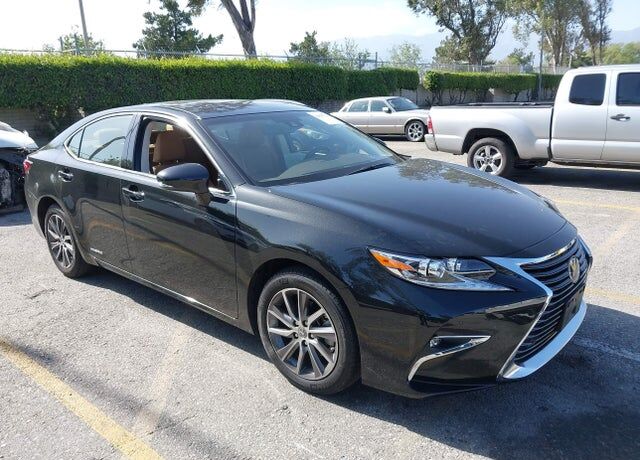 2018 LEXUS ES